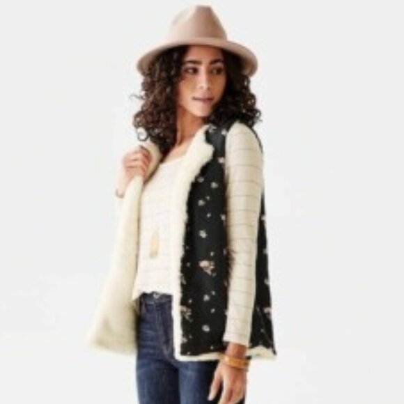 Matilda Jane Snow Way Faux Fur Reversible Vest Size Large (Womens) NWOT - Picture 5 of 5